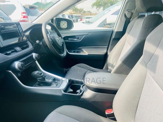 Toyota RAV4 Limited FWD 2019 White