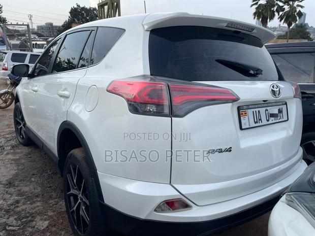 Toyota RAV4 2016 White