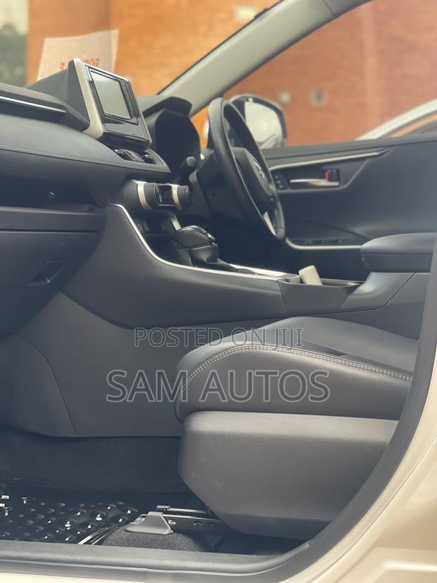 Toyota RAV4 2020 White