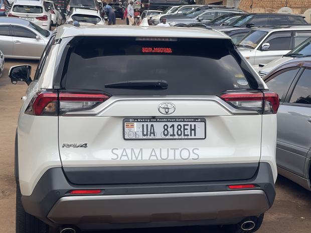 Toyota RAV4 2020 White