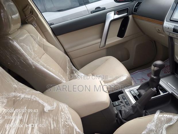 New Toyota Land Cruiser Prado 2.7 2023 Silver
