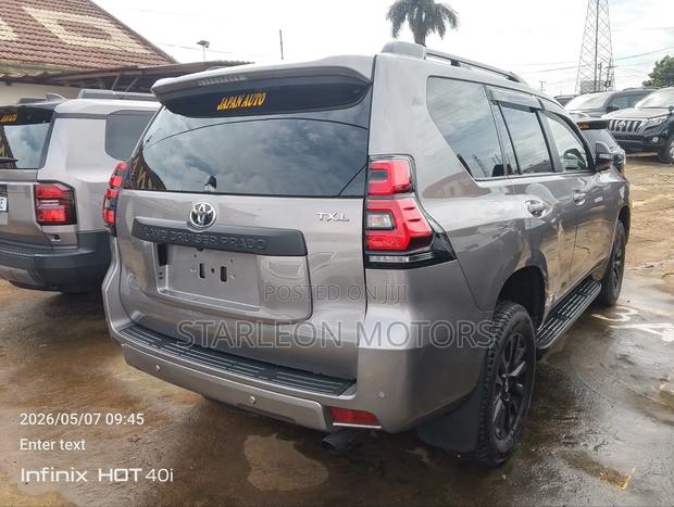 New Toyota Land Cruiser Prado 2.7 2023 Silver