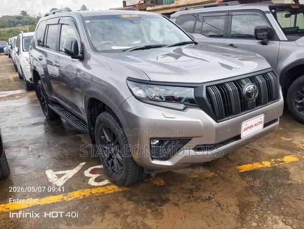 New Toyota Land Cruiser Prado 2.7 2023 Silver