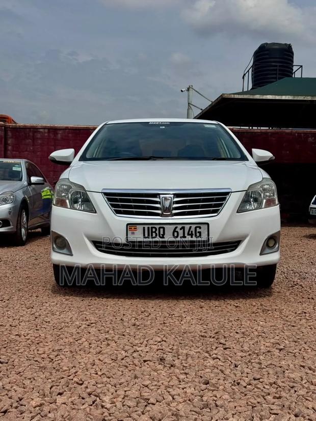 Toyota Premio 2014 White