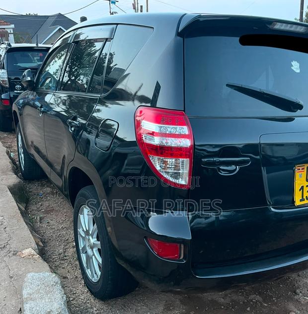 Toyota RAV4 2010 Black
