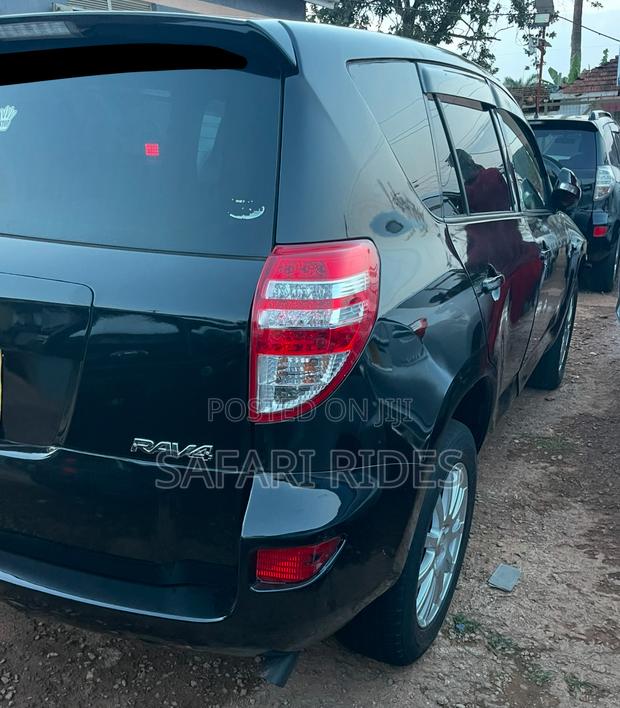 Toyota RAV4 2010 Black