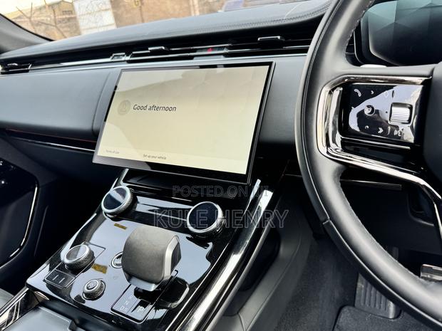 Land Rover Range Rover Sport 2024 White