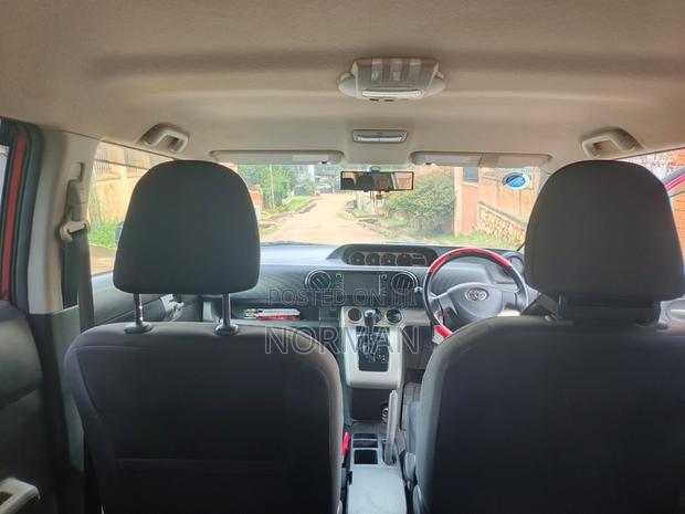 Toyota Rumion 1.5 FWD 2021 Red
