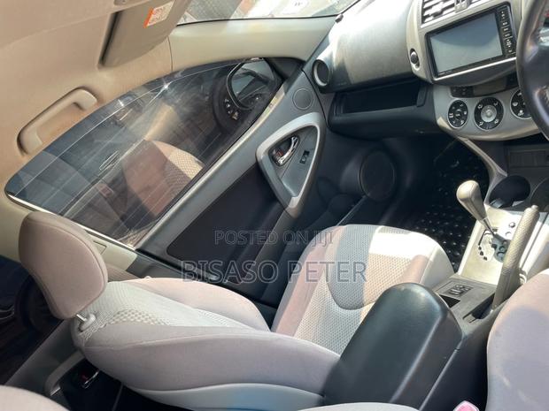 Toyota RAV4 2010 White