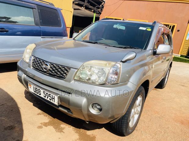 Nissan X-Trail 2004 Gray
