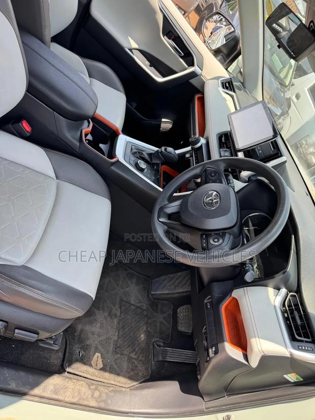 Toyota RAV4 Adventure AWD 2020 Green