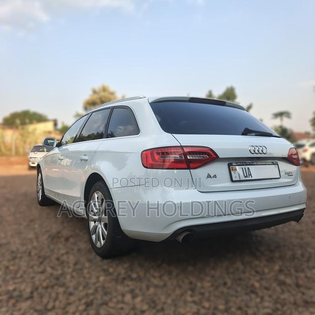 Audi A4 2.0T Avant Premium Quattro 2012 Pearl