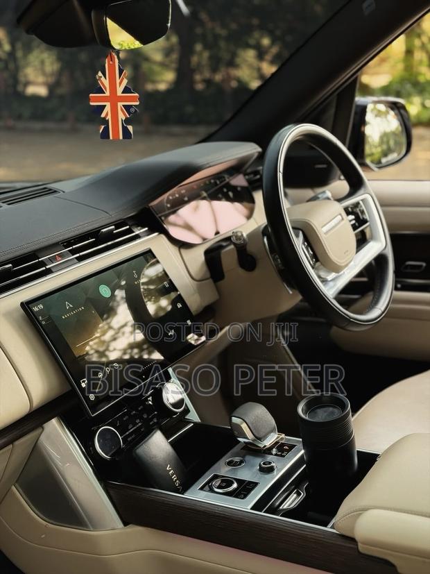 Land Rover Range Rover Vogue 2022 Gold