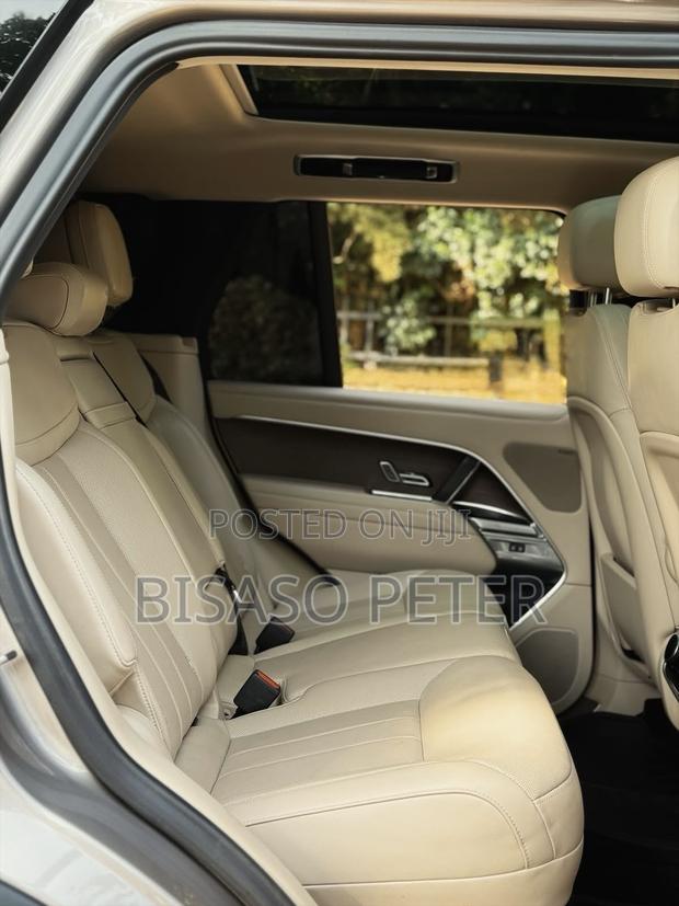 Land Rover Range Rover Vogue 2022 Gold
