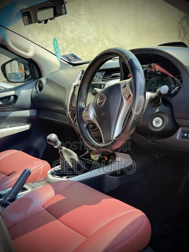 Nissan Navara 2020 White