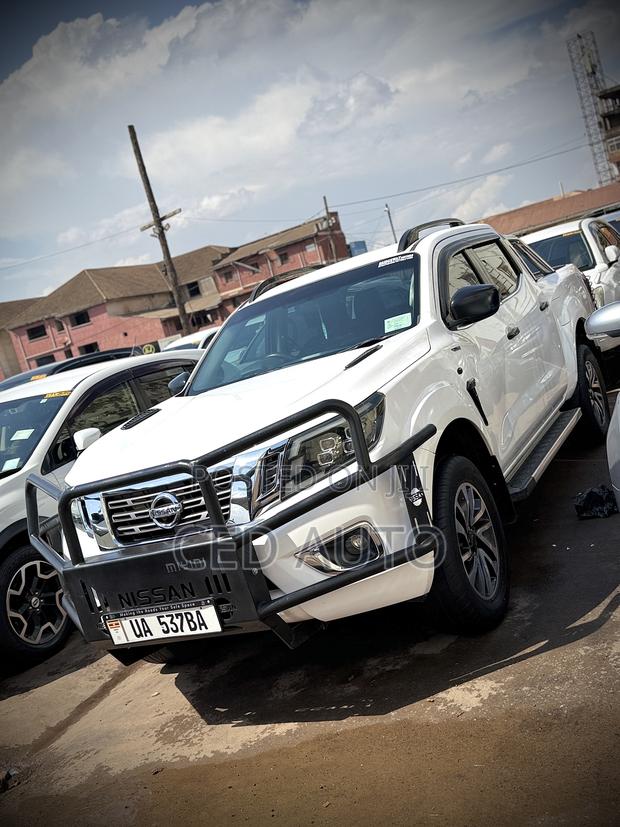 Nissan Navara 2020 White