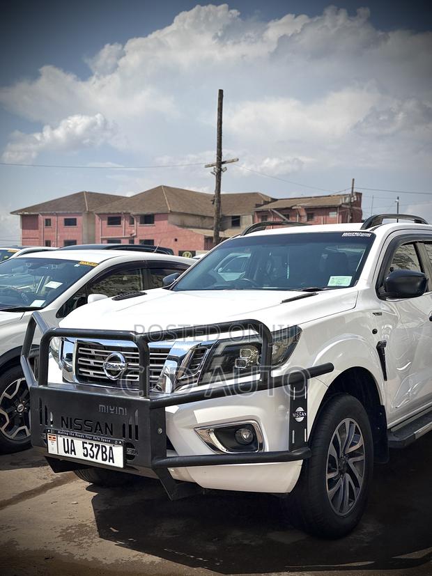 Nissan Navara 2020 White