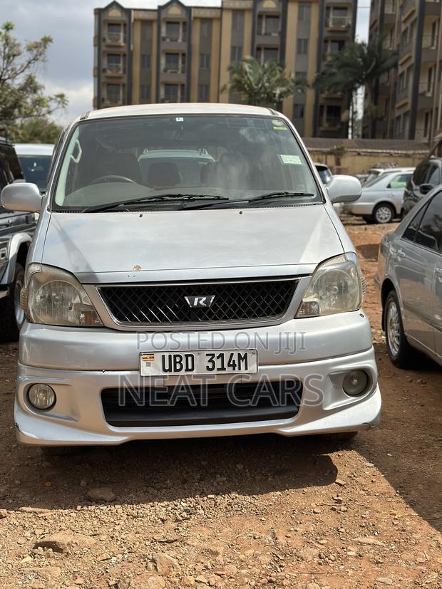 Car 1999 Silver