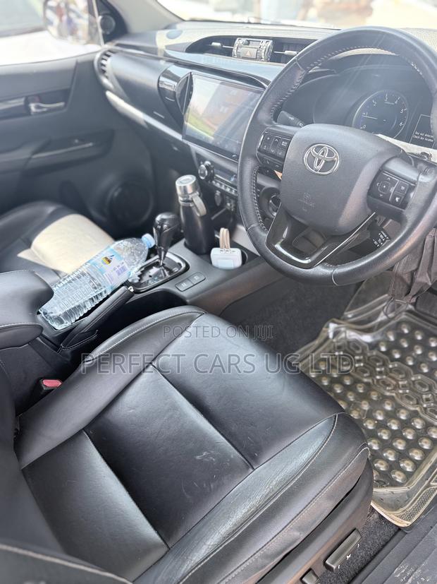 Toyota Hilux Revo Smart Cab Deisel 2.8 AWD 2018 Gray