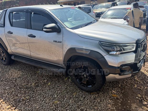 Toyota Hilux Revo Smart Cab Deisel 2.8 AWD 2018 Gray