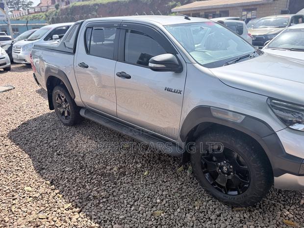 Toyota Hilux Revo Smart Cab Deisel 2.8 AWD 2018 Gray