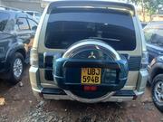 Mitsubishi Pajero 2009 Gold for sale