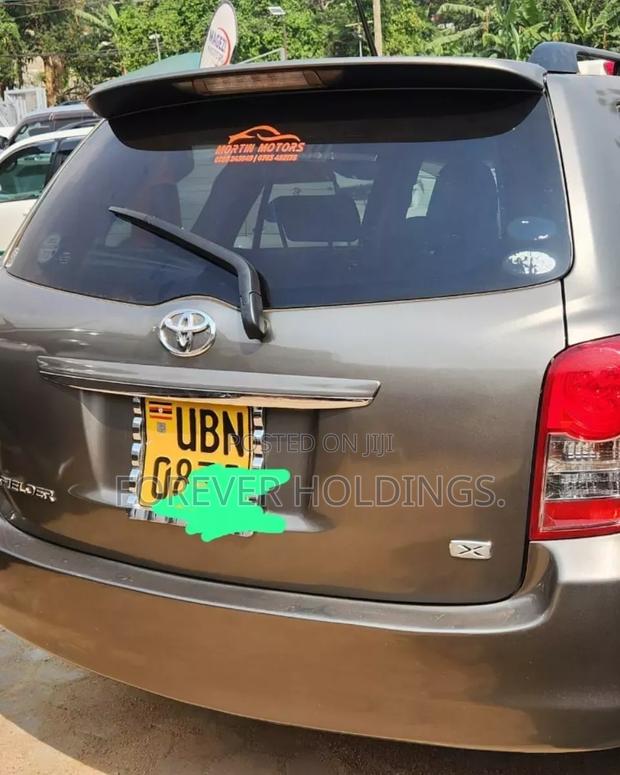 Toyota Corolla Fielder 2010