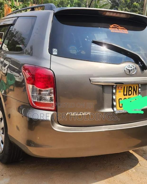 Toyota Corolla Fielder 2010