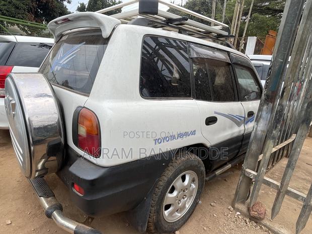 Toyota RAV4 1999 Gray