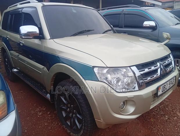 Mitsubishi Pajero 2008 Gold
