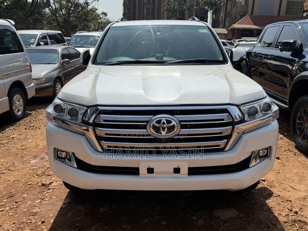 Toyota Land Cruiser 2015 White