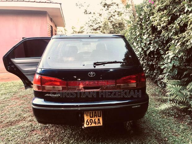 Toyota Vista 2001 Blue