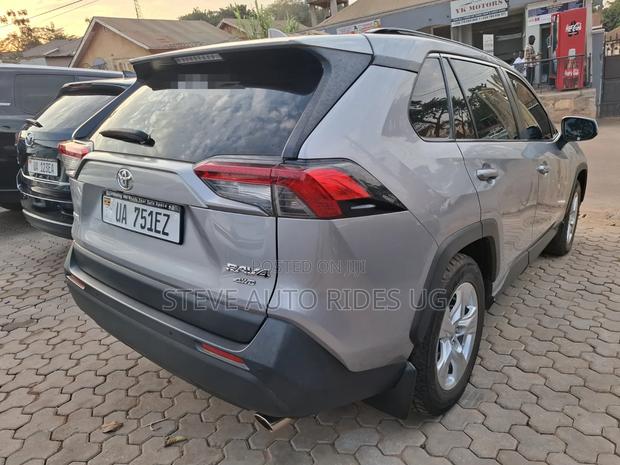 Toyota RAV4 2020 Gray