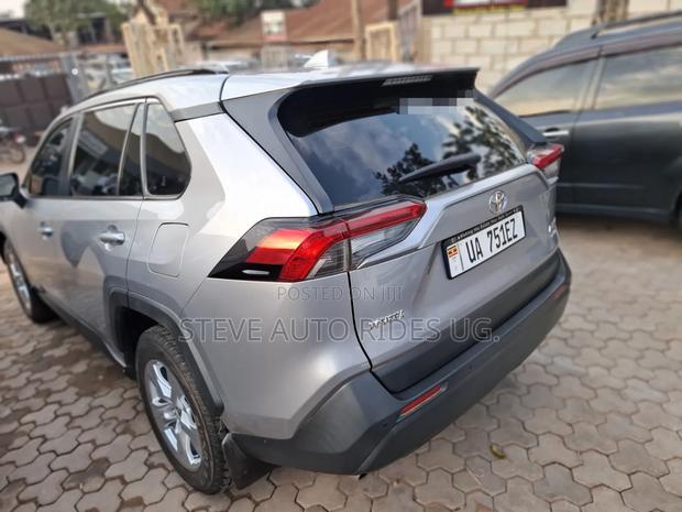 Toyota RAV4 2020 Gray