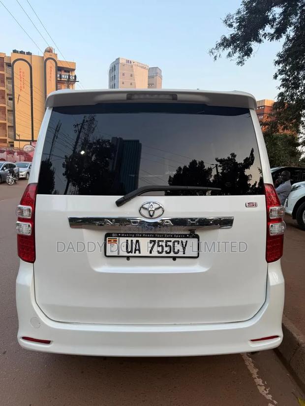 Toyota Noah 2011 White