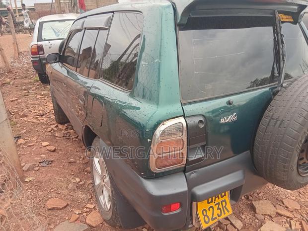 Toyota RAV4 Automatic 2000 Blue
