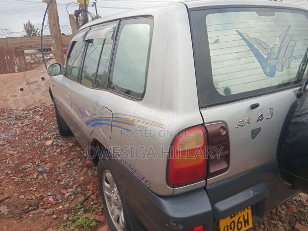 Toyota RAV4 Automatic 2000 Silver