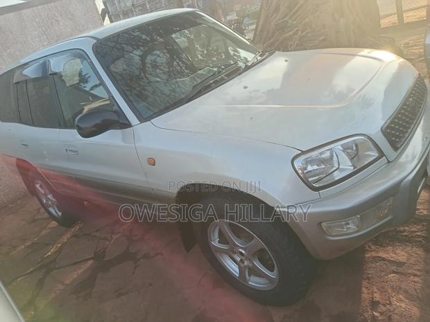 Toyota RAV4 2002 Silver