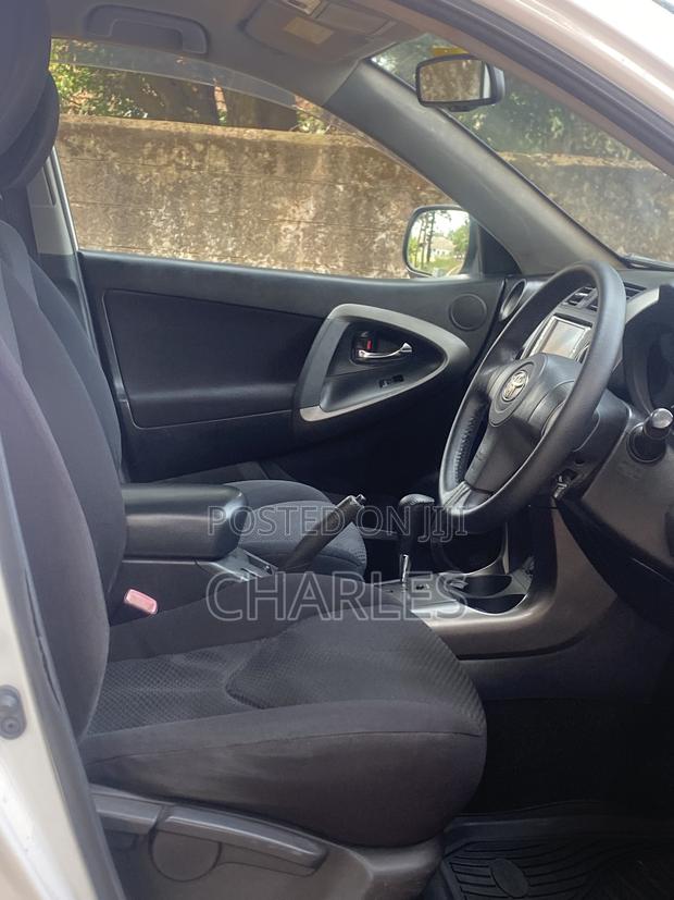 Toyota RAV4 2009 White