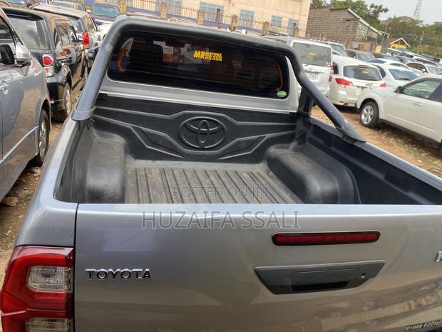 Toyota Hilux 2018 White