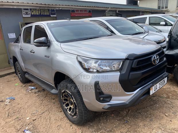 Toyota Hilux 2018 White