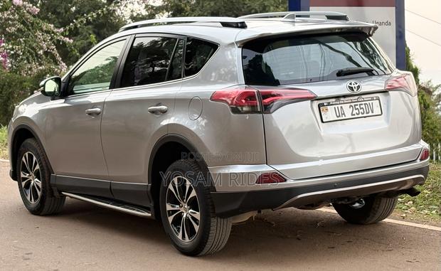 Toyota RAV4 2017 Silver