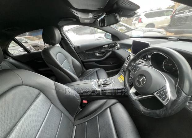 Mercedes-Benz C200 2018 Black