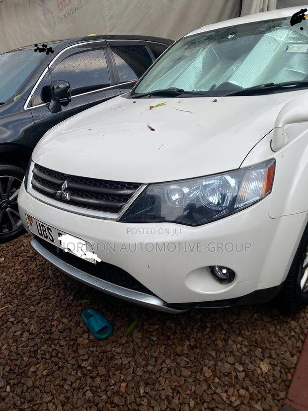 Mitsubishi Outlander ES 2010 White