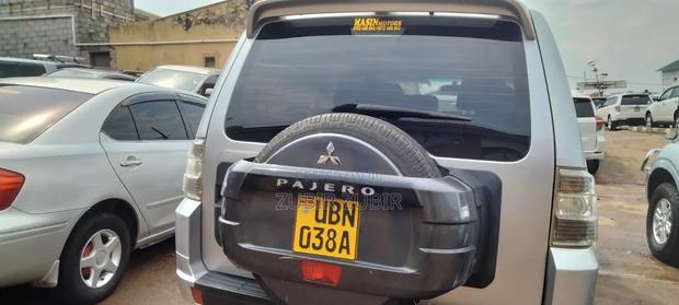 Mitsubishi Pajero 2010 Silver