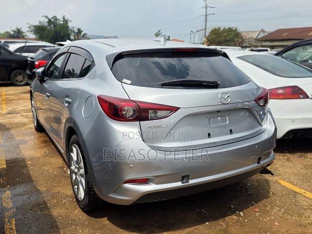 Mazda Axela 2018 Silver