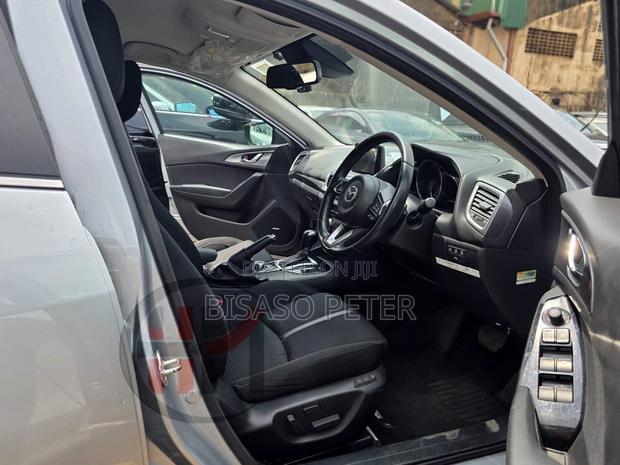 Mazda Axela 2018 Silver