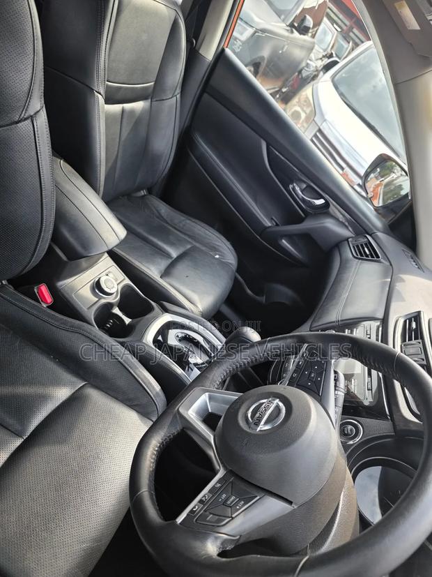Nissan X-Trail 2018 Orange