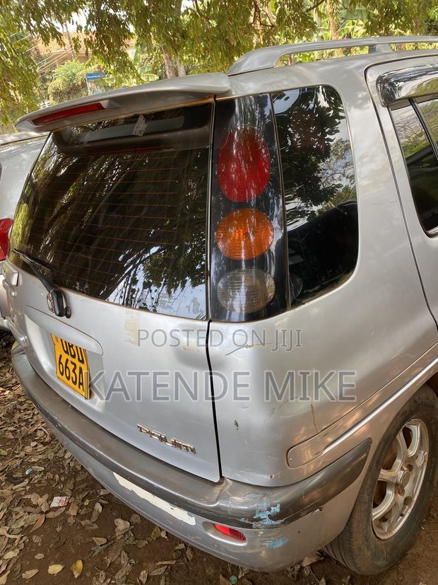 Toyota Raum 1.5 FWD 1999 Silver
