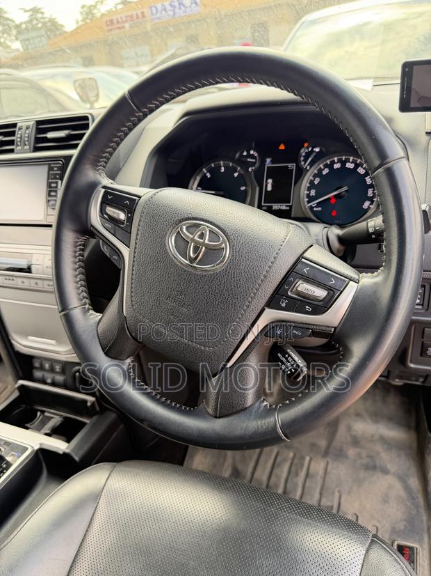 Toyota Land Cruiser Prado 2.8 2018 Gray